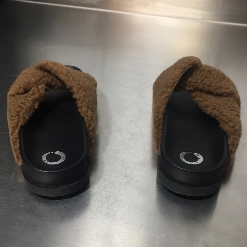 Journee Collection cozy brown